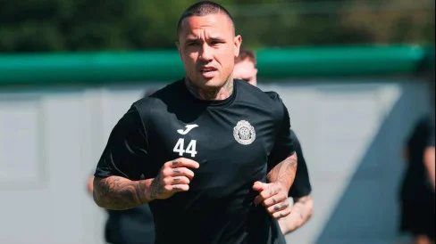 6905edd24e5a8-pemain-keturunan-indonesia-radja-nainggolan-saat-memperkuat-klub-liga-belgia_488_274