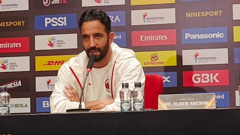 6a7598ba47888-pelatih-ac-milan-ruben-amorim-di-sesi-konferensi-pers_488_274