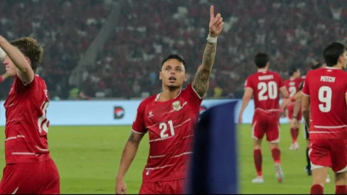 6ac49384a859f-bek-kiri-timnas-indonesia-dean-james_488_274