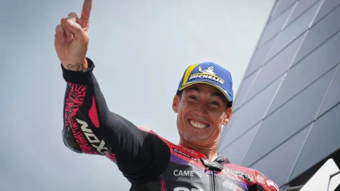 6ac4d29e345bd-aleix-espargaro_488_274