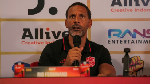 6ac8c45e285cf-legenda-manchester-united-rio-ferdinand_488_274