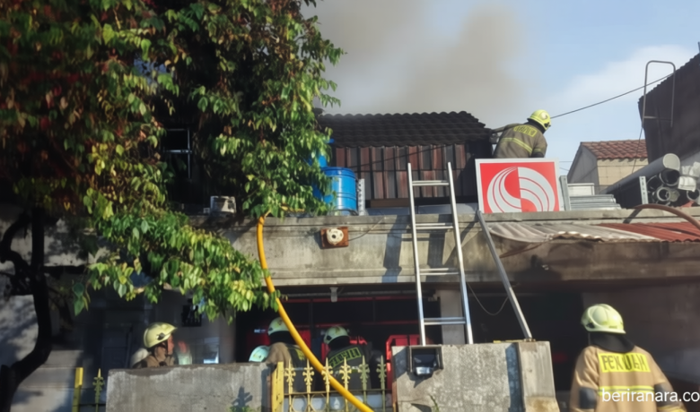 Kebakaran Rumah Bertingkat di Pademangan Jakut: Enam Penghuni Selamat – Kerugian Ditaksir Tembus Rp1 Miliar