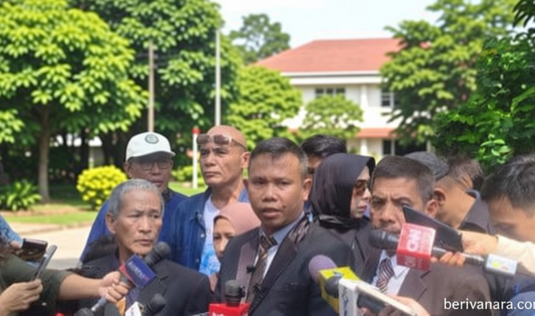 Kuasa Hukum Tuding Motif Penangkapan Roy Suryo untuk Melayani Kepentingan Jokowi – Bandingkan dengan Silfester Matutina