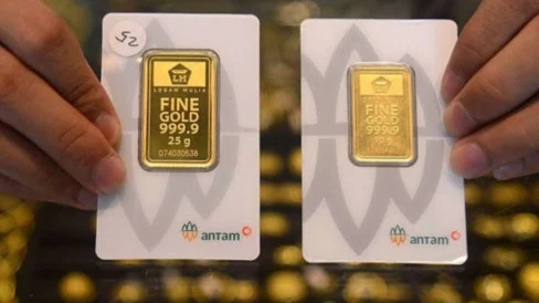 Harga Emas Antam Hari Ini Turun Rp27.000 ke Angka Rp2,606.000 per gram