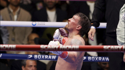 Official Announcement: Oleksandr Usyk Selangkah Lagi Hadapi Deontay Wilder di Laga Pensiun