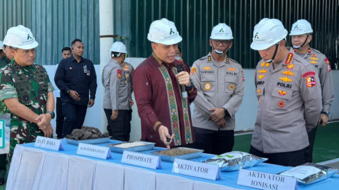 Important Visit: Dari Kampar ke Pasar Global, Kapolri Tinjau Inovasi Pupuk Batu Bara Karya Anak Bangsa