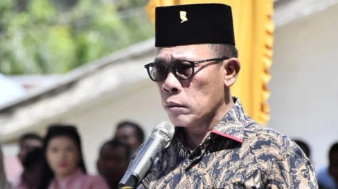 Facing Challenges: Lantik 71 Kepala Sekolah, Bupati Masinton Pasaribu Tekankan Inovasi dan Berintegritas
