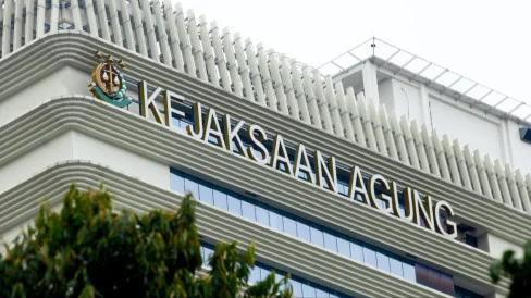 Status Febrie Adriansyah Sempat Diralat Dinilai Tak Profesional – Kejagung Didesak Alihkan ke KPK