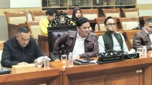 Kasus Dugaan Korupsi Eks Jampidsus – Komisi III DPR Minta Kejagung Bentuk Tim Penyidik Independen