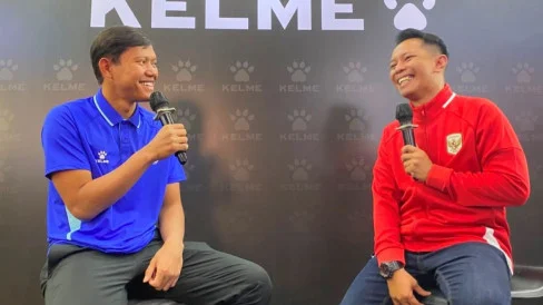 Historic Moment: Ketika Jersey Bikin Adam Alis Punya Pengaruh Lebih untuk Bawa Persib dan Timnas Indonesia Juara