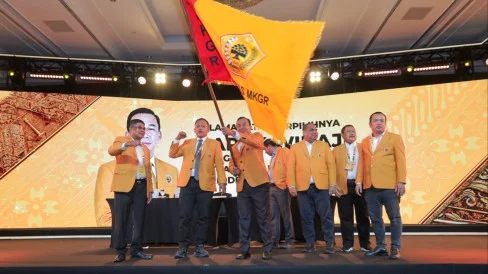 Historic Moment: Gantikan Adies Kadir, Waketum Golkar Terpilih Gantikan Pimpin Ormas MKGR