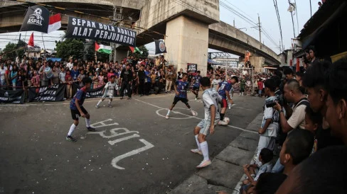 Lensa Berbicara: Liga Aspal Hidupkan Semangat Sepak Bola Anak-anak Menteng Jaya
