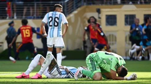 Walau Argentina Gagal Juara Back To Back – Emiliano Martinez Pecahkan Rekor Bersejarah di Final Piala Dunia 2026 dengan Jari Patahnya