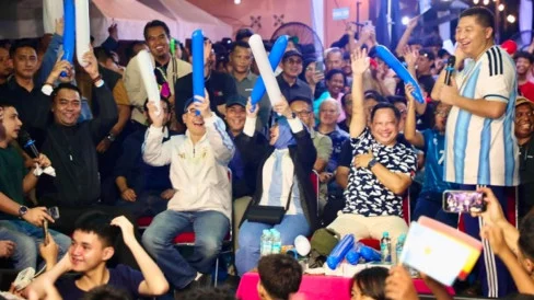 Important Visit: Mendagri Nobar Final Piala Dunia Bersama Warga Menteng Tenggulun