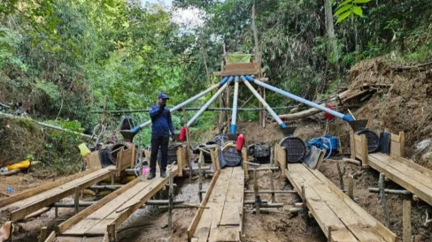 TNI Polri dan Pemda Sultra Gerebek Tambang Ilegal di Bombana, Sita Mesin Tromol