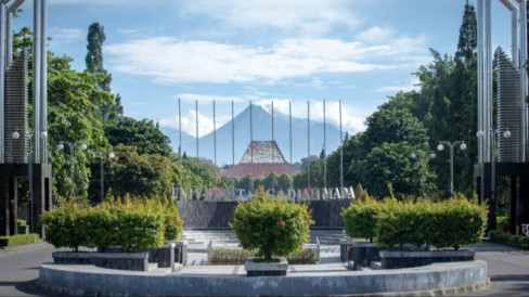 Reaksi Tegas UGM usai Identitas Dokter PPDS yang Komentar Nirempati Pasien BPJS Ternyata dari FKKMK