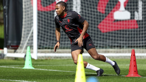 Fabrizio Romano Bawa Kabar Baik buat AC Milan, Christopher Nkunku Akhirnya Tinggalkan San Siro dan Pulang ke RB Leipzig