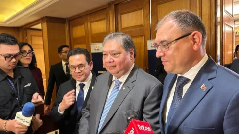 Indonesia Bidik Investasi Jerman, Proyek Energi Surya 100 GW Jadi Magnet Baru