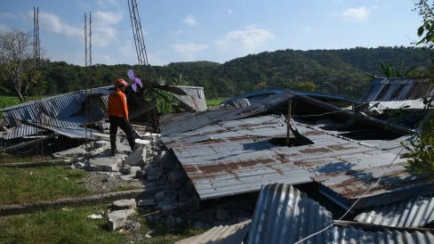 Pemerintah Mulai Bangun Sarana Belajar Darurat bagi Anak Korban Gempa Bumi di Flores
