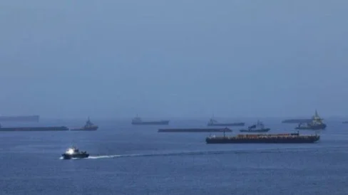 Tegang, Iran Tetap Tutup Selat Hormuz