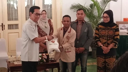 Biaya Hidup Menipis Pascagempa, Mahasiswa NTT di Yogyakarta Bertahan Hidup dengan “Ngebon” Hingga Cari Nasi Gratis di Warung