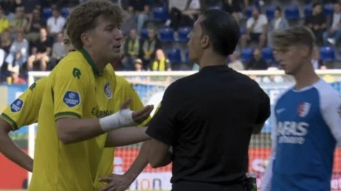 Legenda Belanda Bela Ole Romeny Kena Kartu Merah Menit Ke-5, Fortuna Sittard Ditumbangkan AZ Alkmaar 0-2