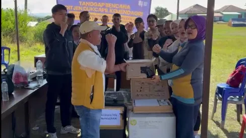 Gerak Cepat Pulihkan Dokumen Warga Pascagempa Manggarai, Ditjen Dukcapil Kemendagri Jangkau Pelosok Waeri’i