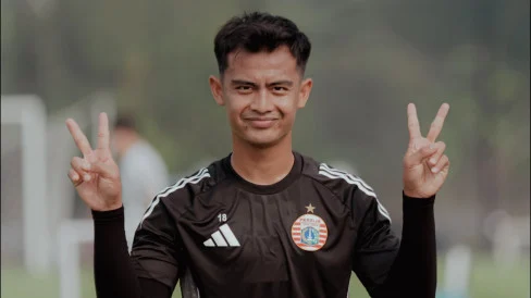 6a96bfbf2b1bd-pemain-persija-pratama-arhan_488_274