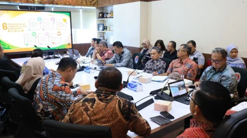 6aae3fc84b83f-rapat-percepatan-pembangunan-infrastruktur-dan-keamanan-perbatasan-yang-digelar-bnpp-dan-pemkab-karimun_488_274