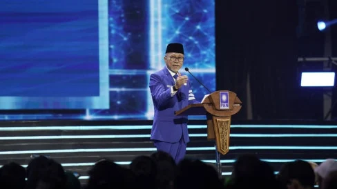 6aaec75b6eef1-ketua-umum-partai-amanat-nasional-pan-zulkifli-hasan_488_274