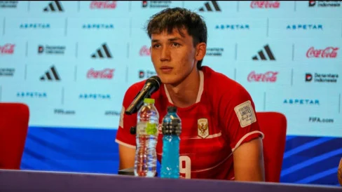 6abec8dc12548-pemain-timnas-indonesia-mitchell-baker_488_274