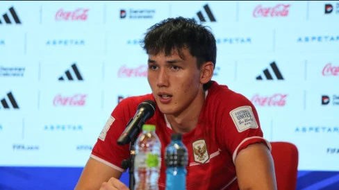 6abf1e54b2815-pemain-timnas-indonesia-mitchell-baker-mencetak-lima-gol-ke-gawang-bangladesh_488_274